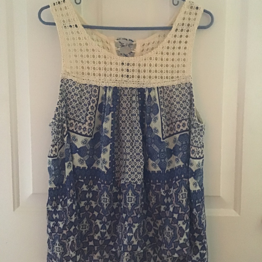 NWT PATRONS OF PEACE LACE UP BACK GAUZE TOP. XL